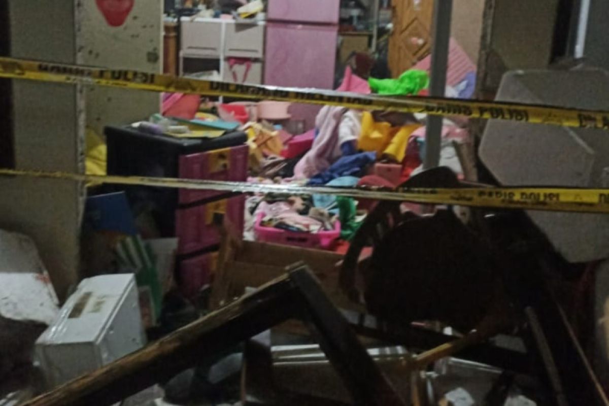 Empat rumah di Kebon Jeruk rusak akibat ledakan tabung gas 12 kilogram