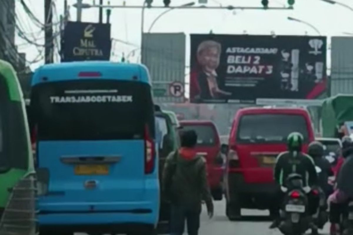 Polresta Tangerang pasang dua kamera pengawas tilang elektronik di simpang jalan