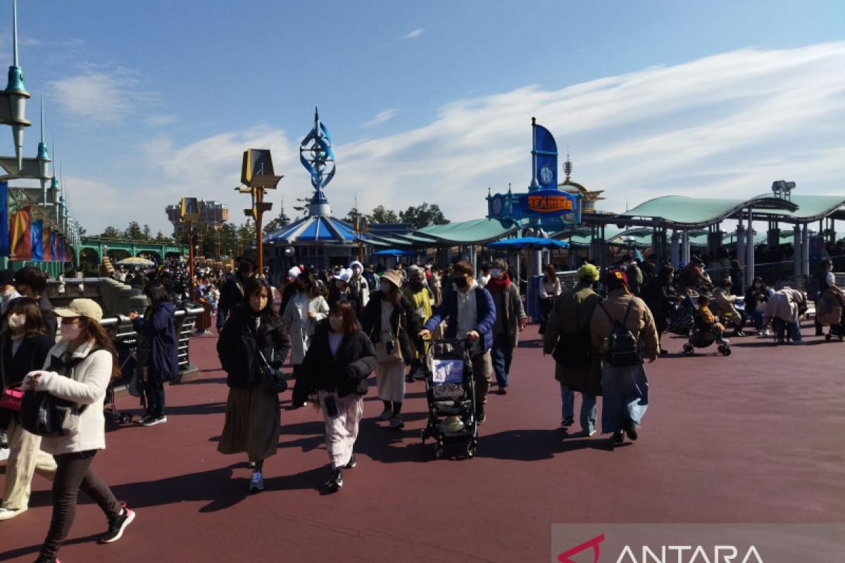 Berpetualang satu hari di negeri kartun Tokyo DisneySea