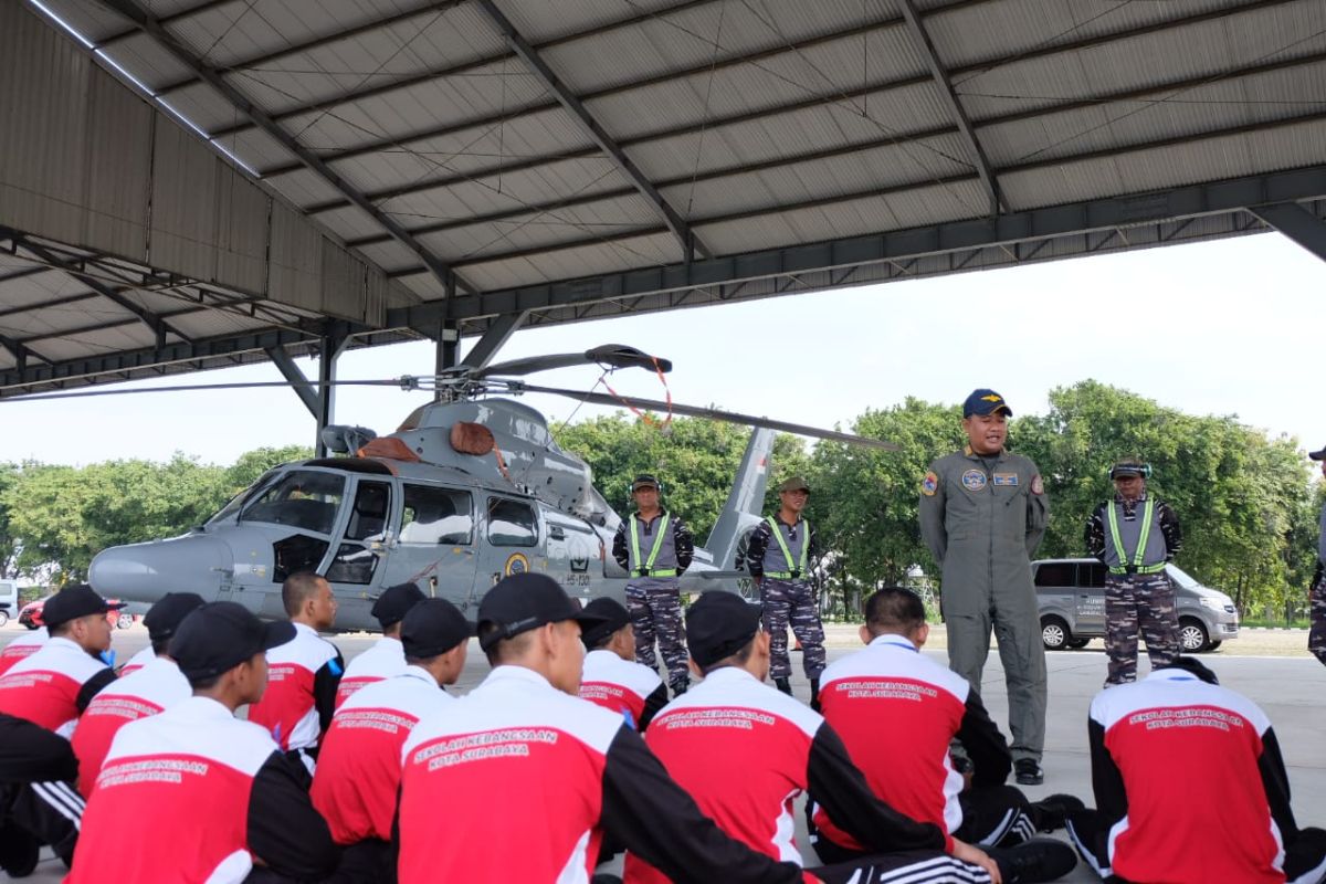 Pelajar Surabaya digembleng layaknya anggota TNI di Sekolah Kebangsaan