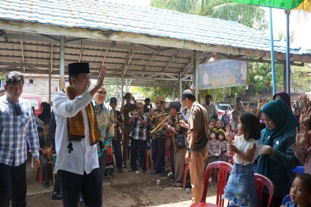 Petani  Muara Enim Sumsel menggelar prosesi "Sedekah Dusun"