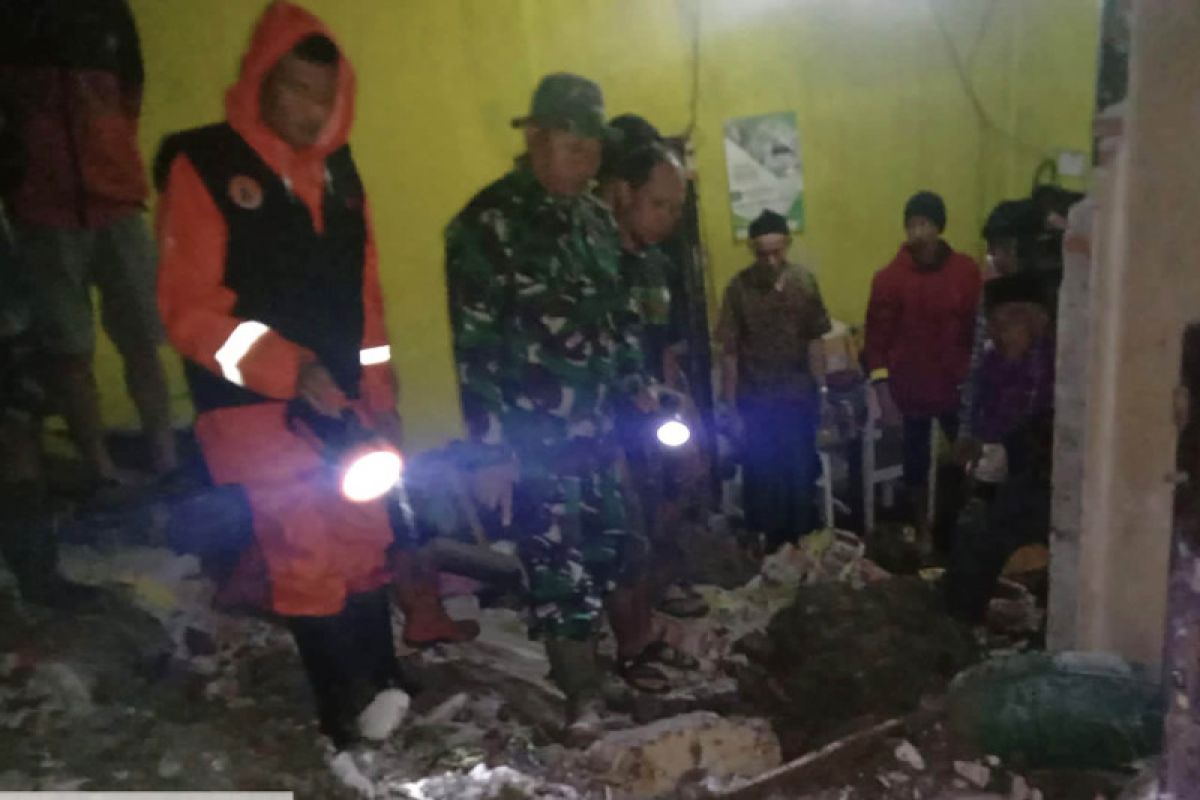 Satu orang meninggal akibat longsor di Ngantang Malang