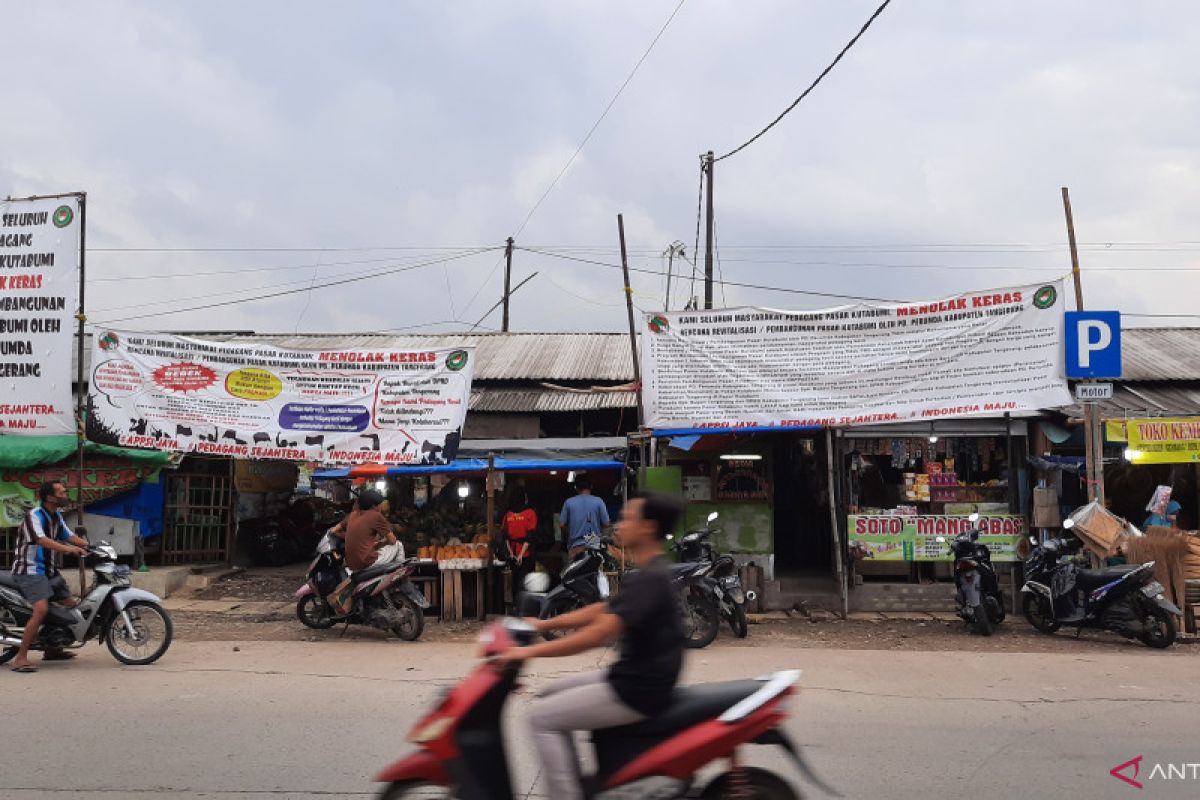 Pedagang Pasar Kutabumi Tangerang tolak pemungutan biaya relokasi