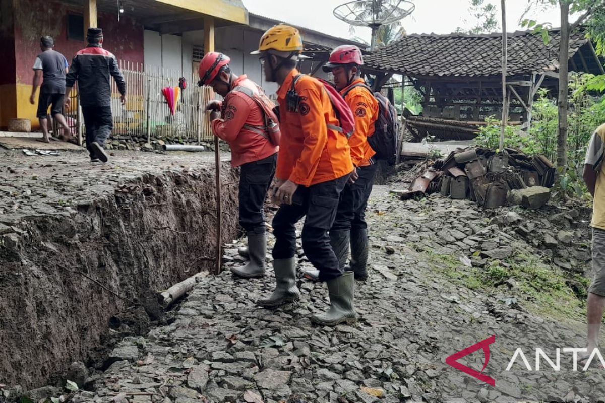 BPBD Ponorogo tetapkan kawasan zona merah sekitar tanah gerak