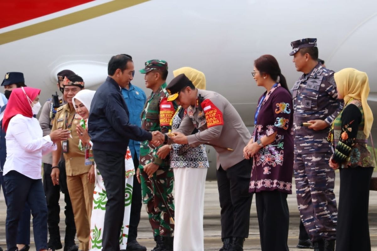 Kapolda bersama Pangdam VI Mulawarman dampingi Gubernur Kaltara sambut Presiden di Tarakan