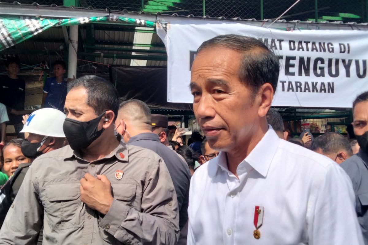 Presiden Jokowi pantau harga sembako di pasar Tenguyun Tarakan