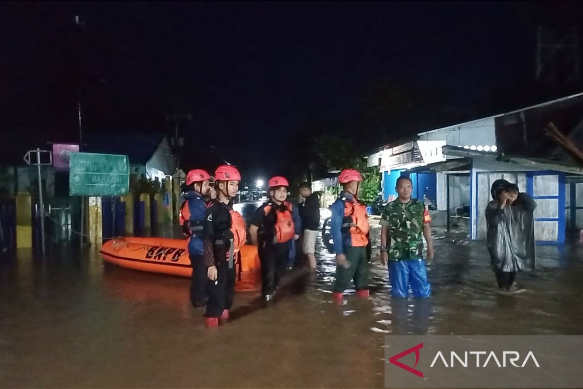 Hujan belum reda, wilayah Kecamatan Haruyan kembali banjir
