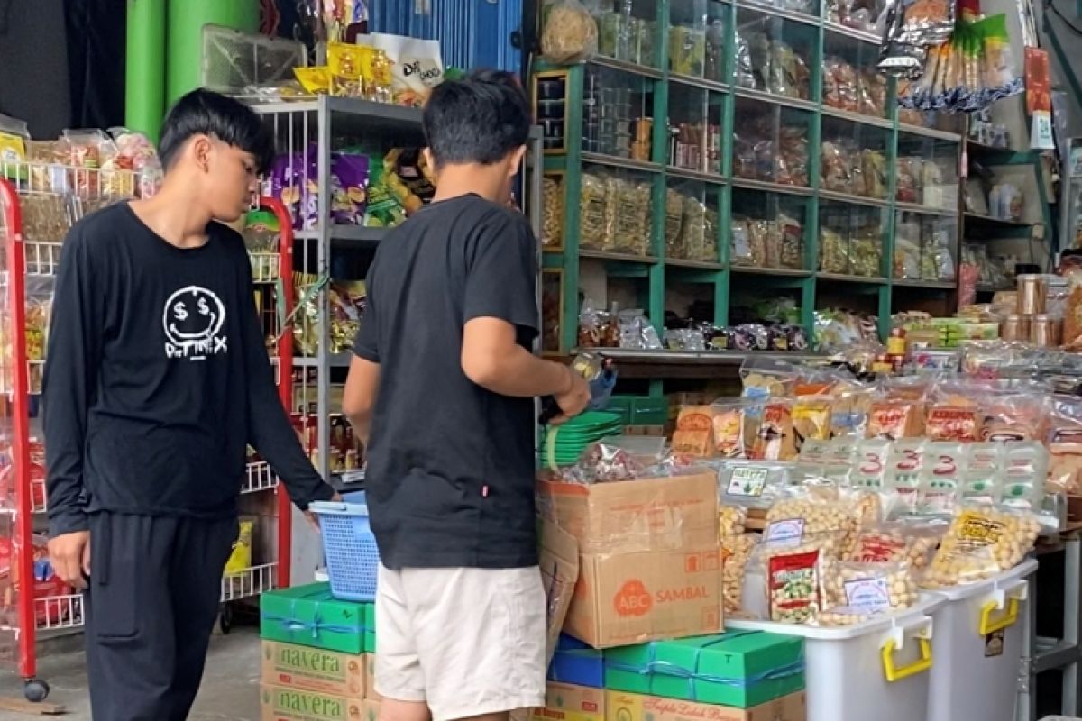 Penjualan produk oleh-oleh khas di Pontianak mulai normal