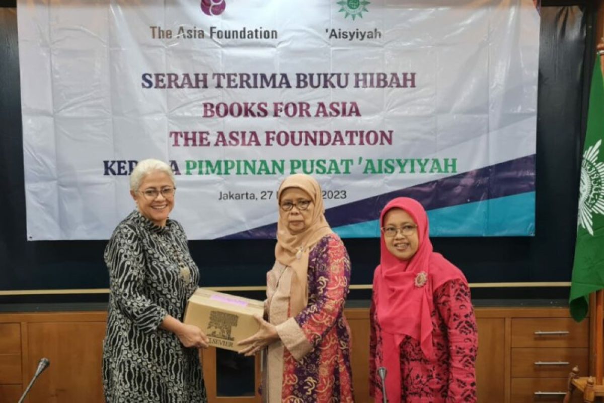 PP 'Aisyiyah terima 3.328 hibah buku dari The Asia Foundation