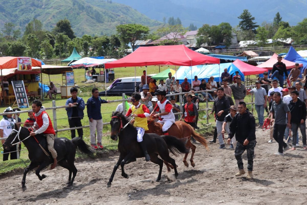 Lima kabupaten ikut ramaikan pacuan kuda HUT ke-446 Kota Takengon