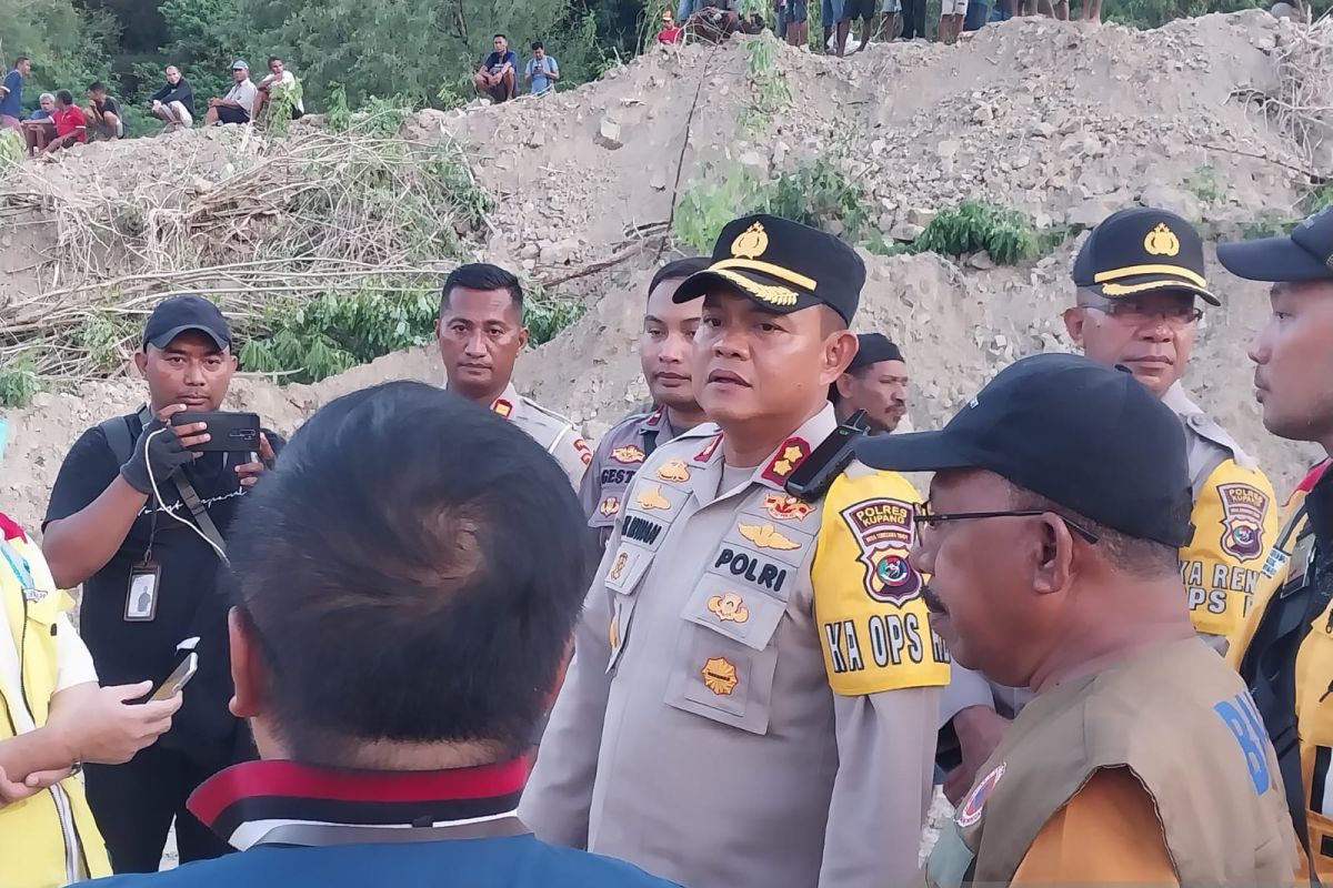 Polisi jerat lima tersangka pencurian baterai BTS tujuh tahun penjara