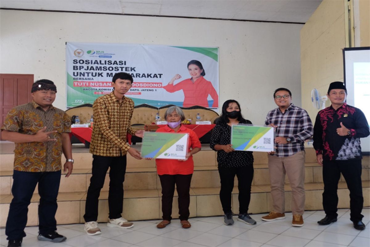 BPJAMSOSTEK Ungaran bersama legislator sosialisasikan program ke pekerja BPU