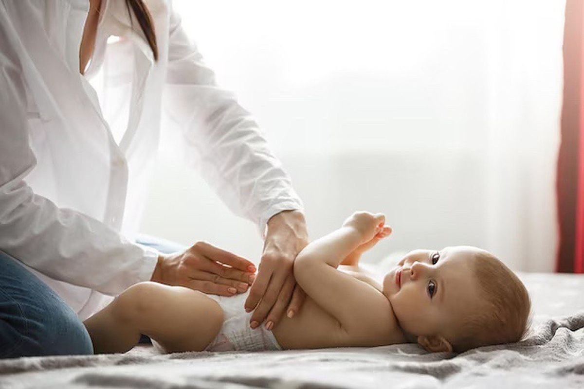 Bagaimana cara pilih popok guna hindari risiko timbulnya ruam pada kulit bayi