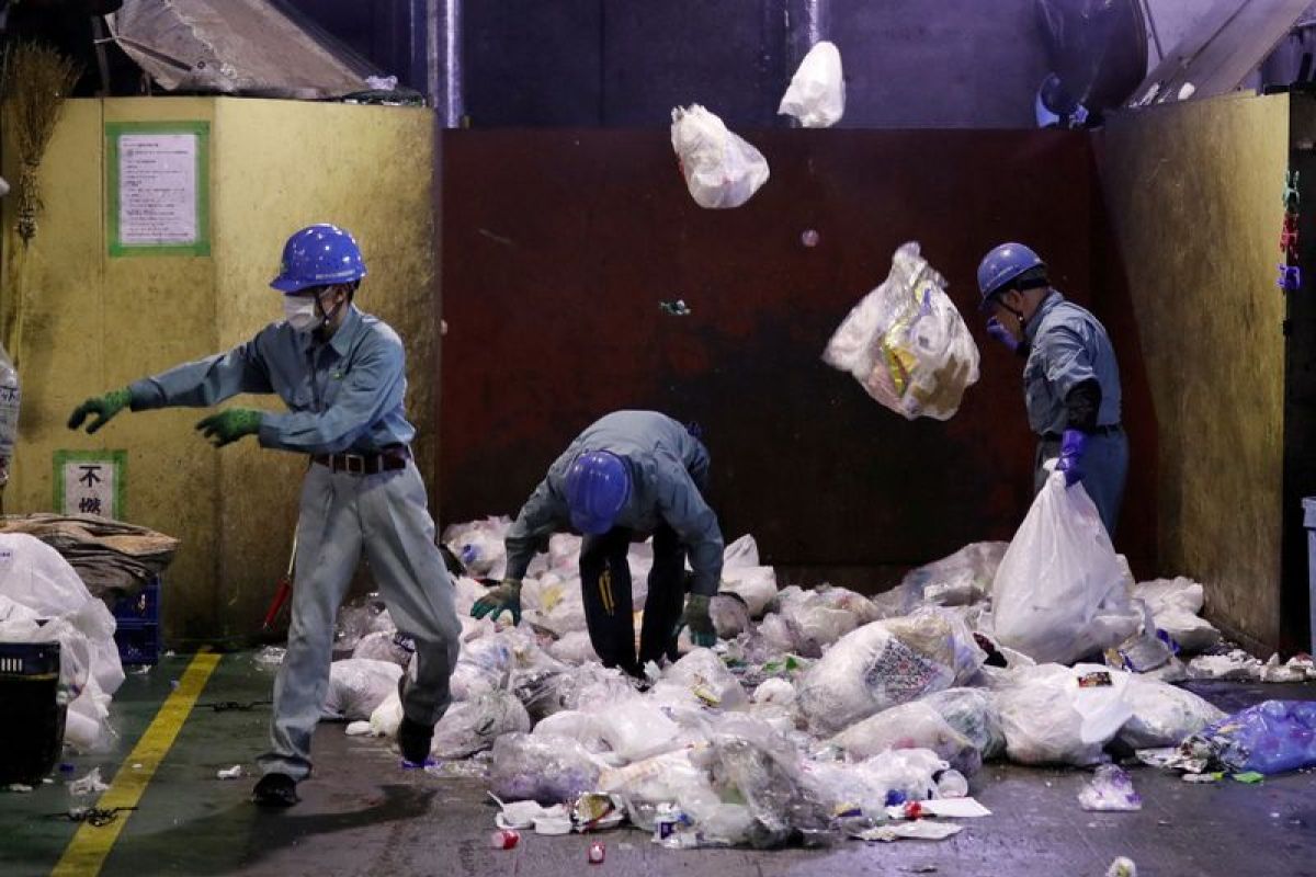 Riset: Konsumsi plastik G20 naik hampir dua kali lipat pada 2050