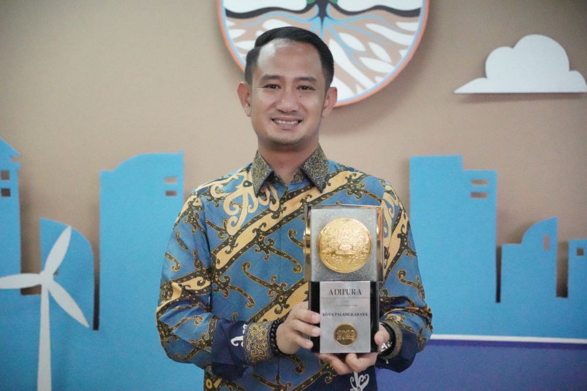 Kota Palangka Raya raih piala Adipura dari Kementerian LHK