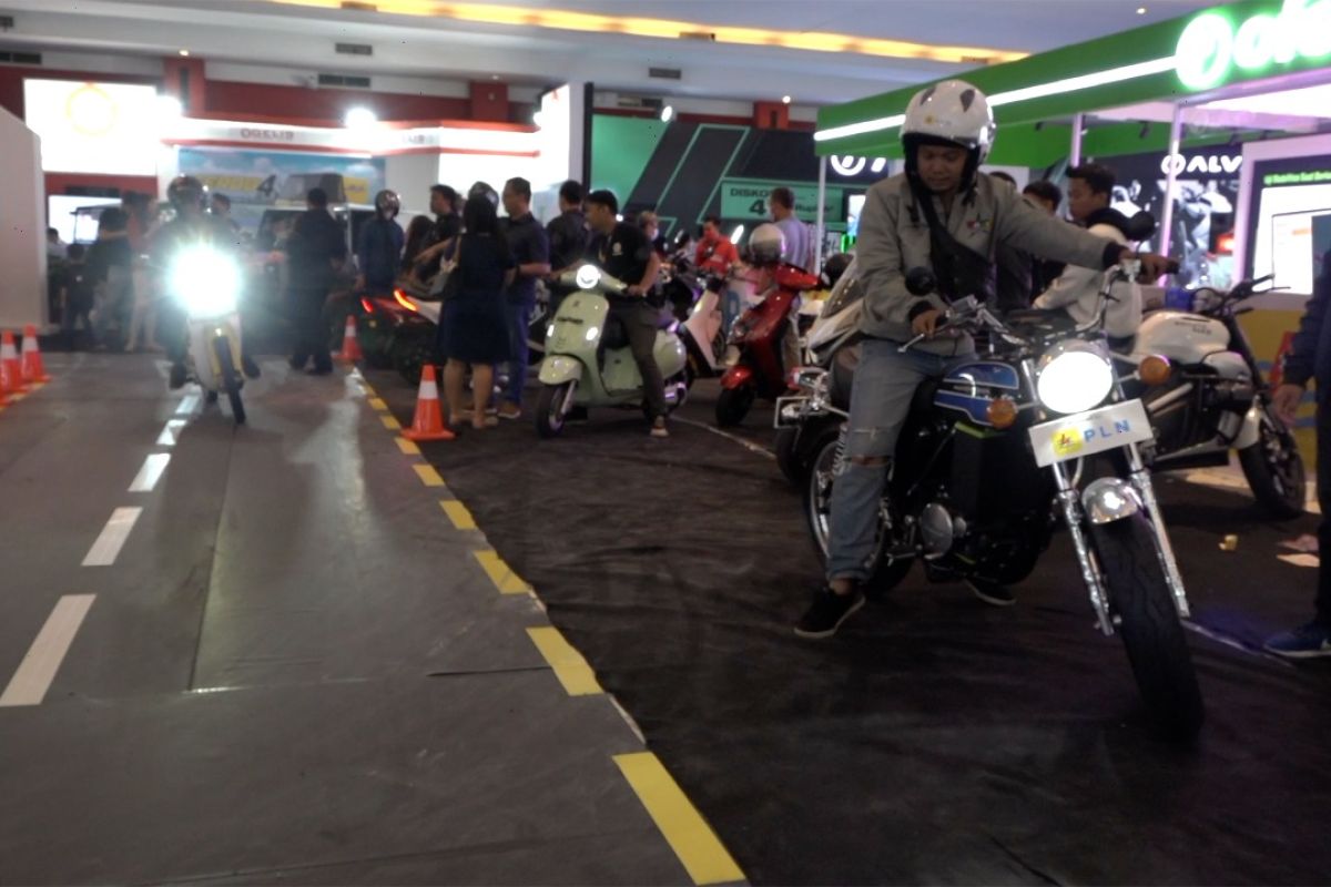 Insentif motor listrik tingkatkan penjualan hingga 80 persen di IIMS