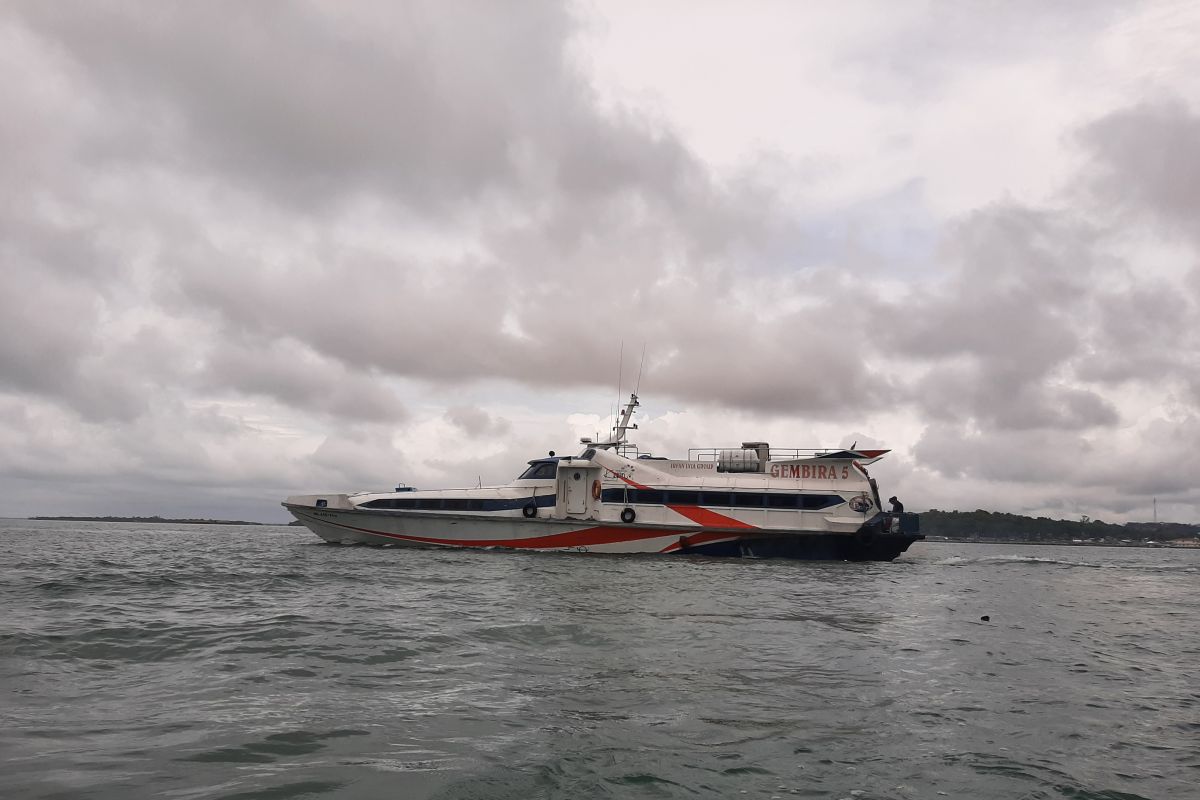 Operator kapal diminta patuhi informasi cuaca BMKG