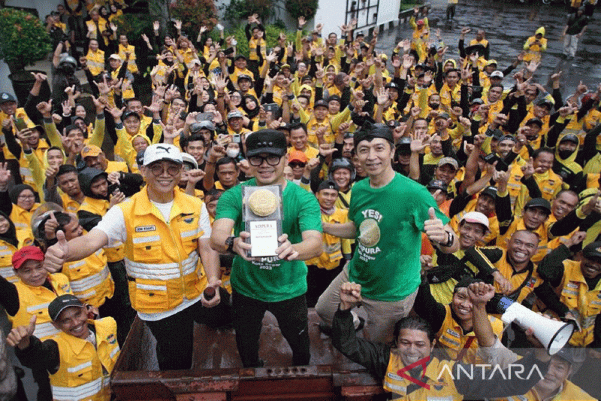 Mereka yang ikut berjasa