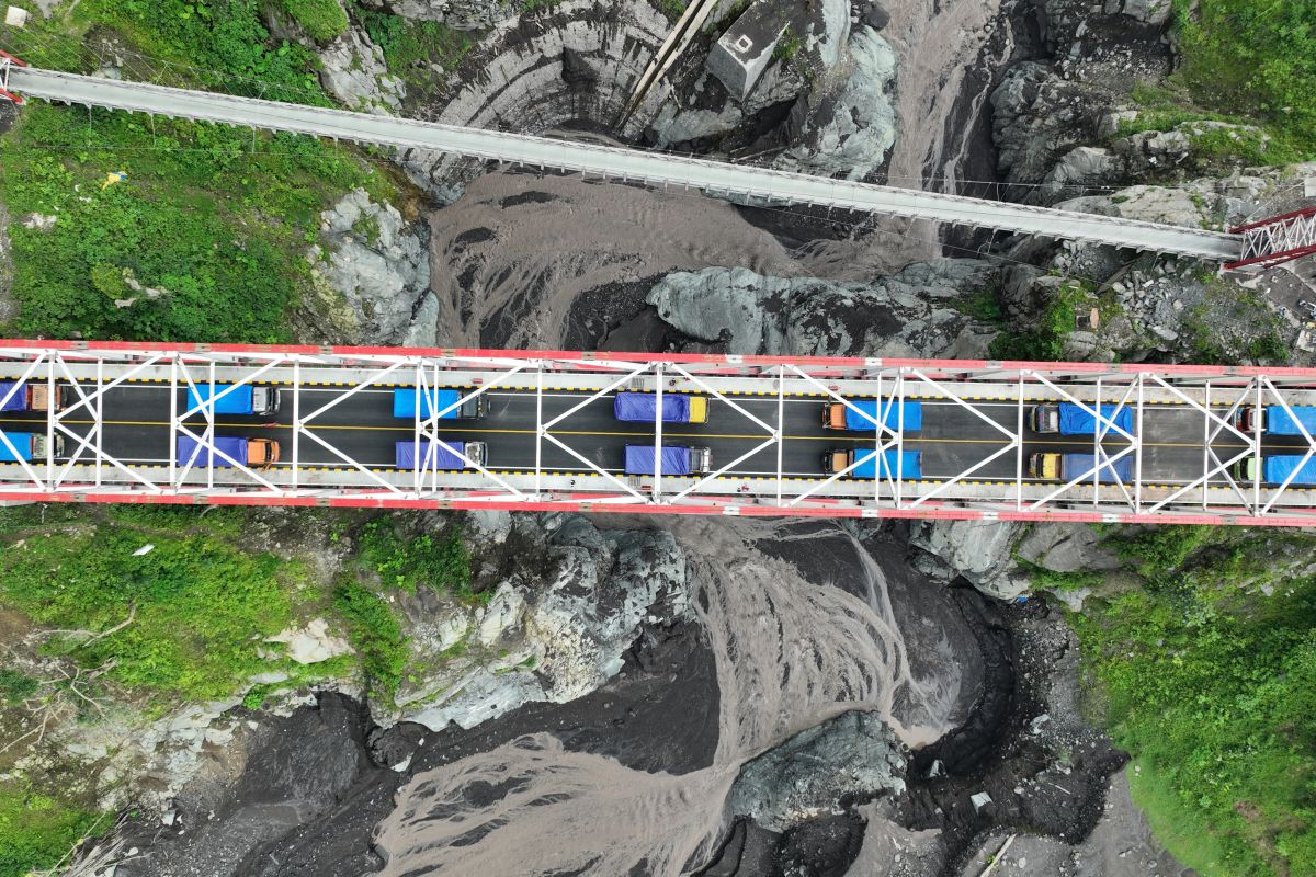 BBPJN uji pembebanan Jembatan Besuk Kobokan di Lumajang