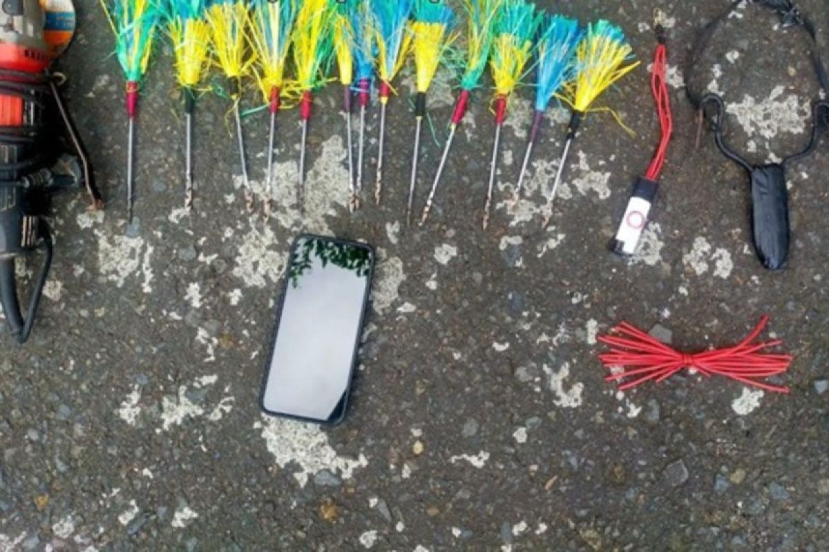 Polres Bitung  meringkus pembuat panah wayer viral di medsos