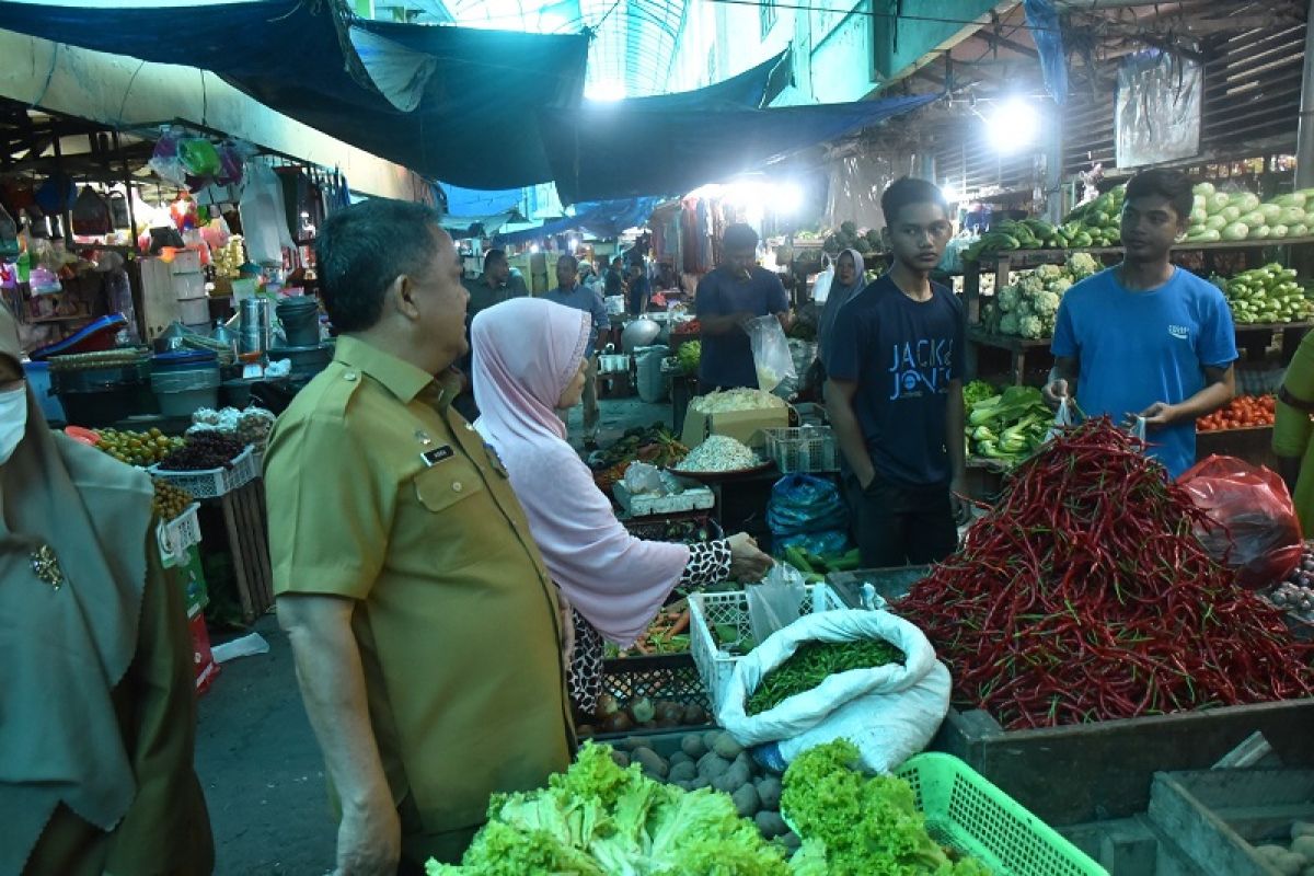 Harga bahan pokok di pasar tradisional Kota Kuala Simpang turun