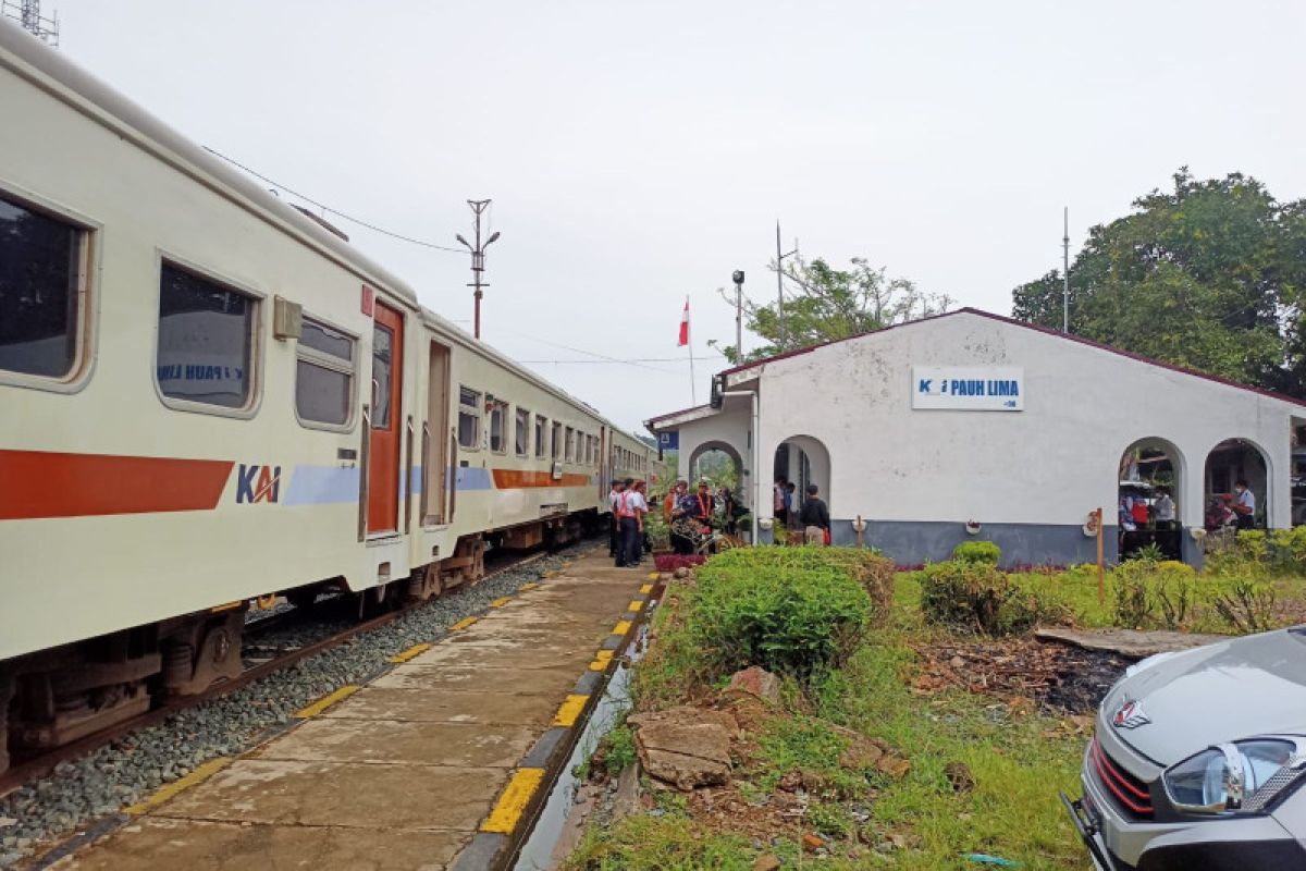Sekian lama vakum, Stasiun Pauh Lima kembali layani kereta penumpang