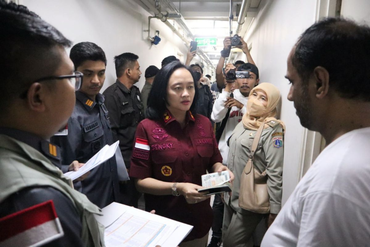 Imigrasi Jakarta Selatan  tangkap 17 orang asing
