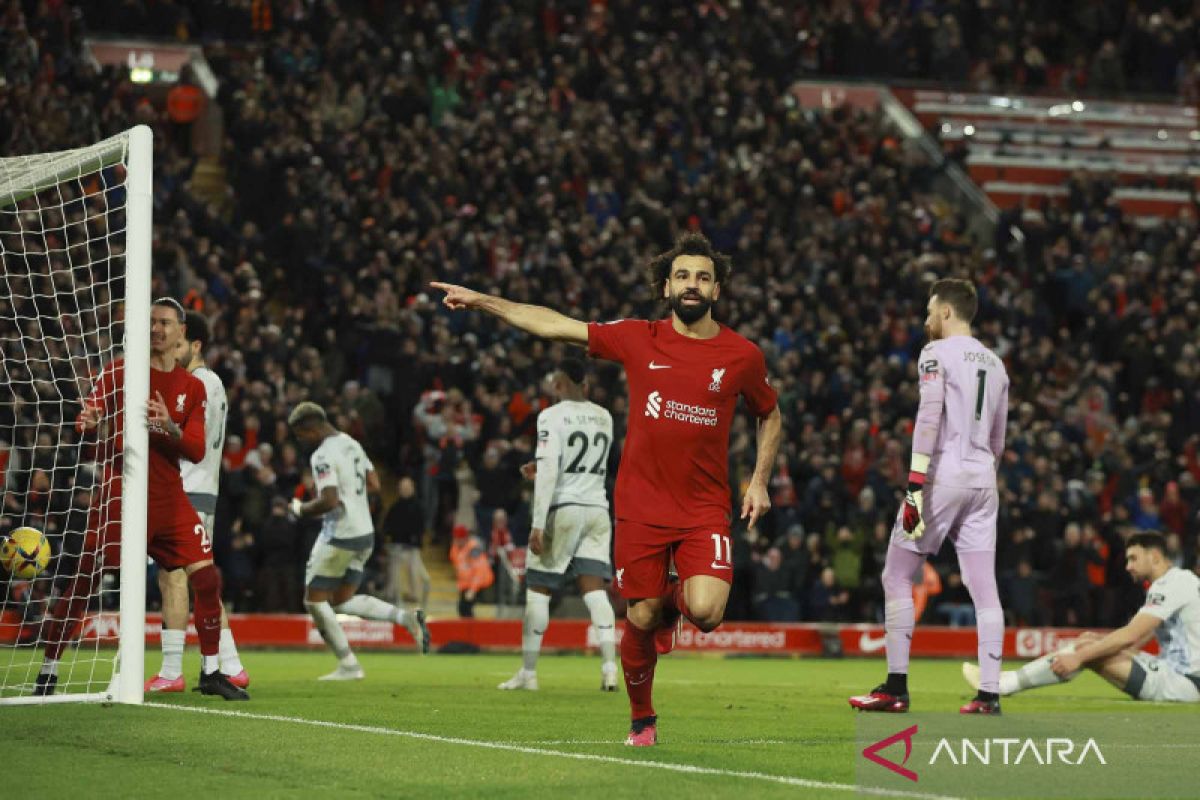 Liverpool menanjak ke posisi 6 klasemen usai bungkam Wolves dua gol tanpa balas