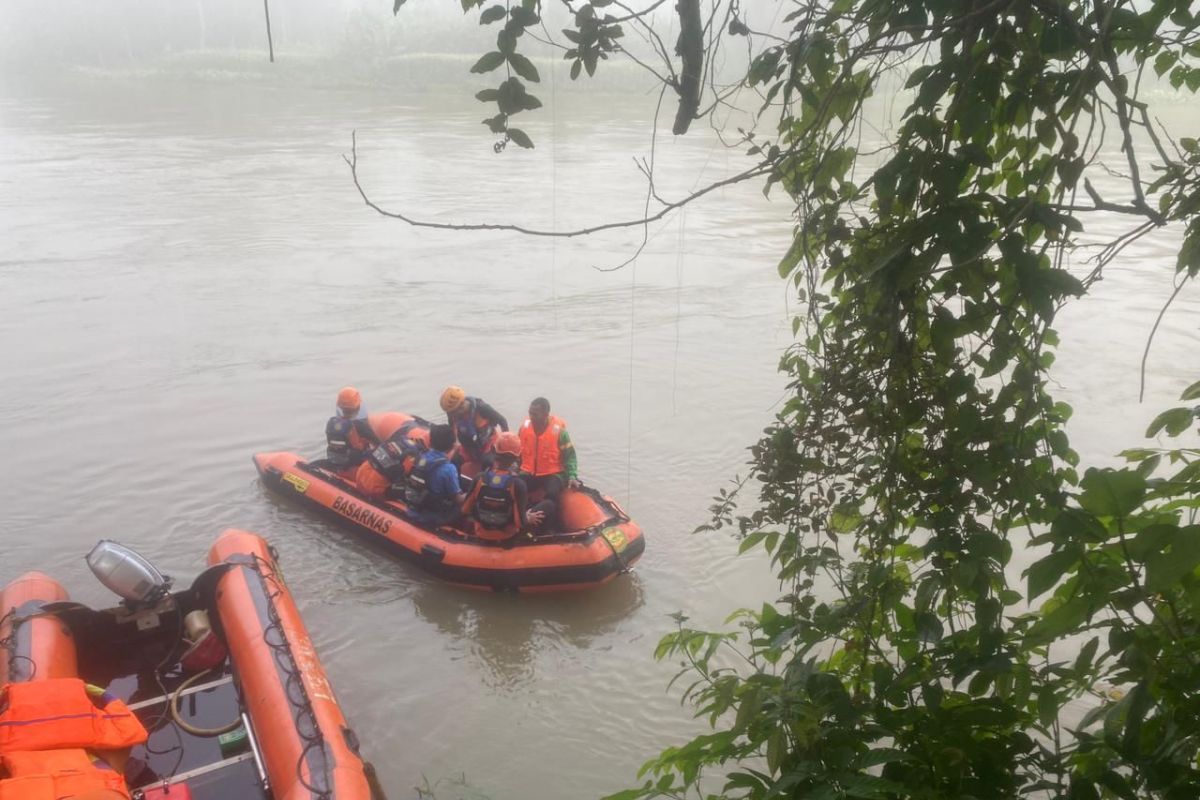 Tim SAR temukan korbantenggelam di Sungai Batang Tebo