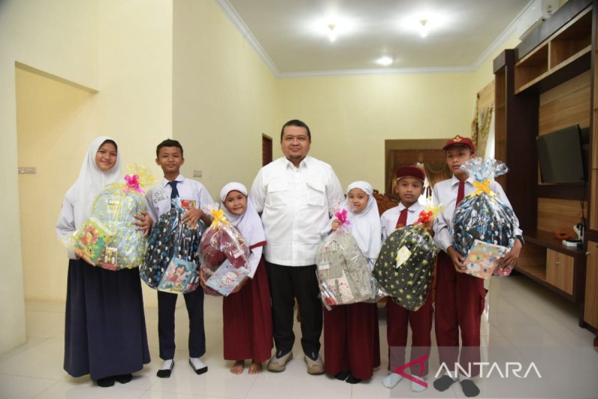 Sepulang tampil di depan Menteri Pendidikan, bupati jamu enam anak Tapsel