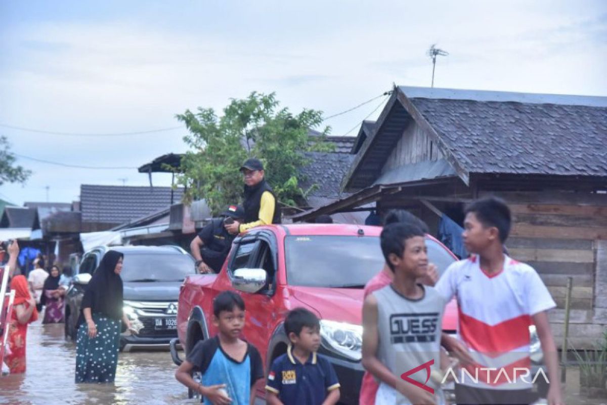 Gubernur Kalsel kembali turun salurkan bantuan banjir di Martapura
