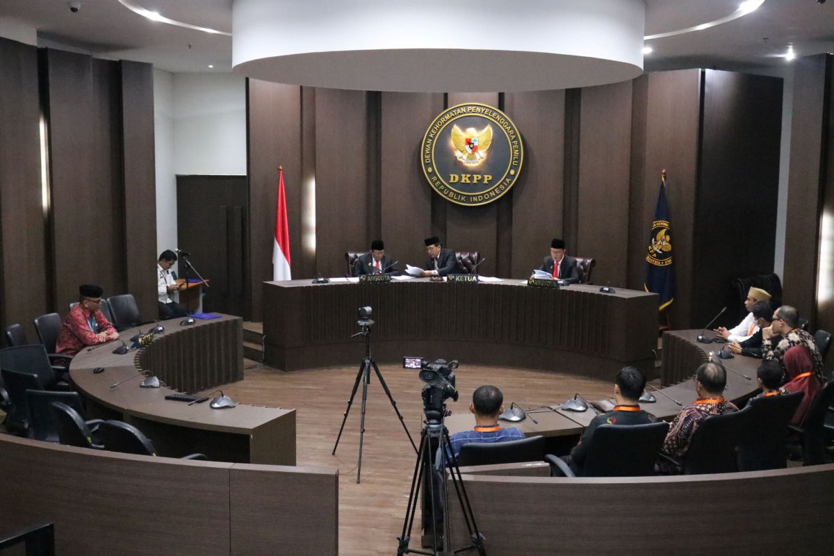 DKPP: Lima anggota KPU  Malaka tidak melanggar kode etik pemilu