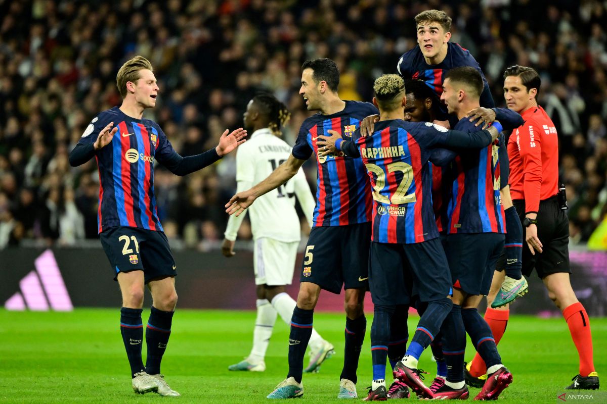 Gol bunuh diri Militao bawa Barca menang 1-0 atas Real Madrid di Copa del Rey