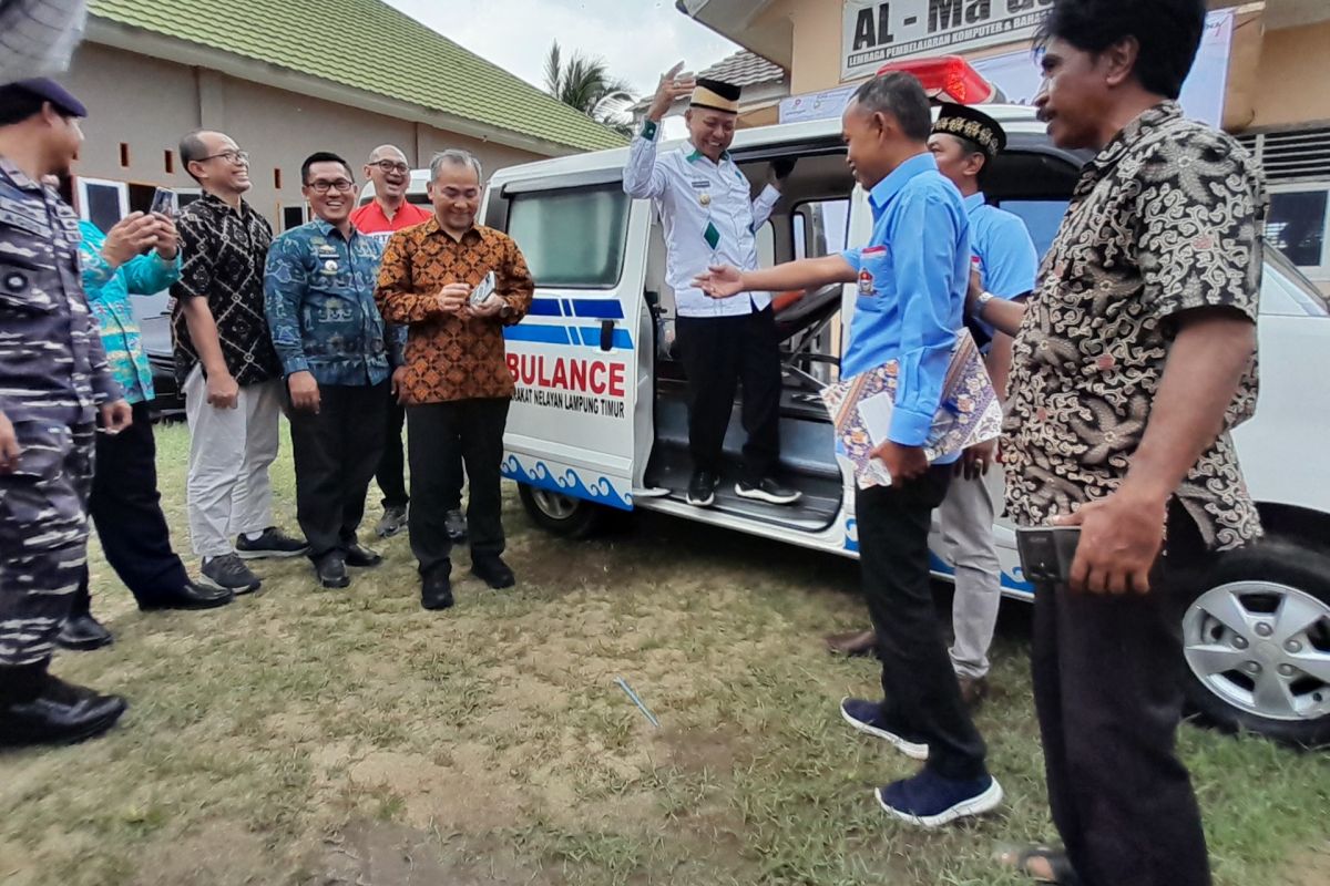 PHE OSES beri bantuan satu ambulans ke DPC HNSI Lampung Timur