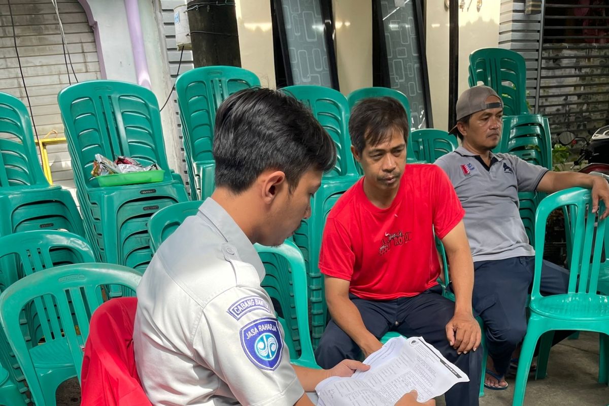 Petugas Jasa Raharja Survei Ahli Waris Korban Kecelakaan di Gerbang Perumahan Taman Cikande Tangerang