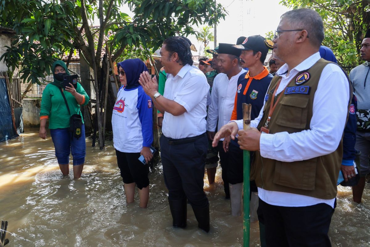 Pj Gubernur Banten pastikan percepat penanganan banjir Teluk Naga Tangerang