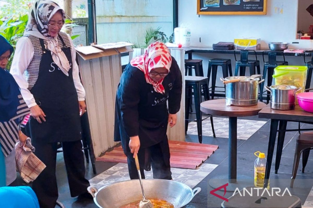 Pemrov Kepri ajak kaum ibu buka usaha di rumah manfaatkan internet