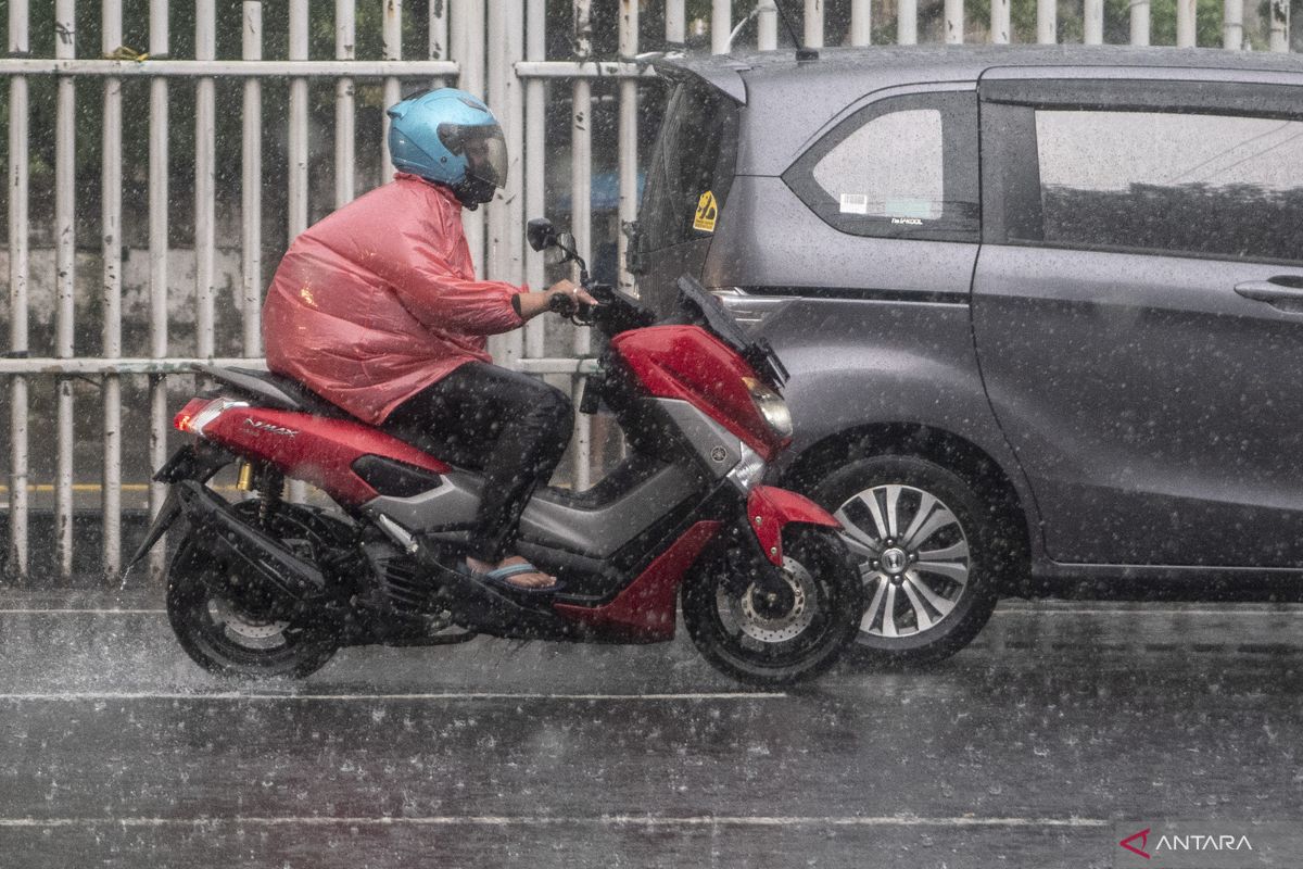 BMKG prediksi hujan guyur Jakarta pada siang hari