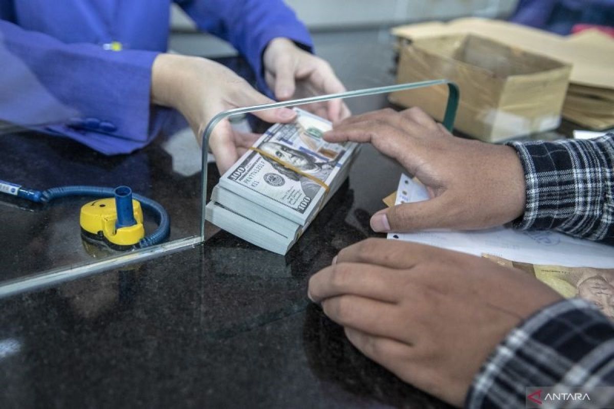 Rupiah Rabu pagi melemah jadi Rp15.727 per dolar AS