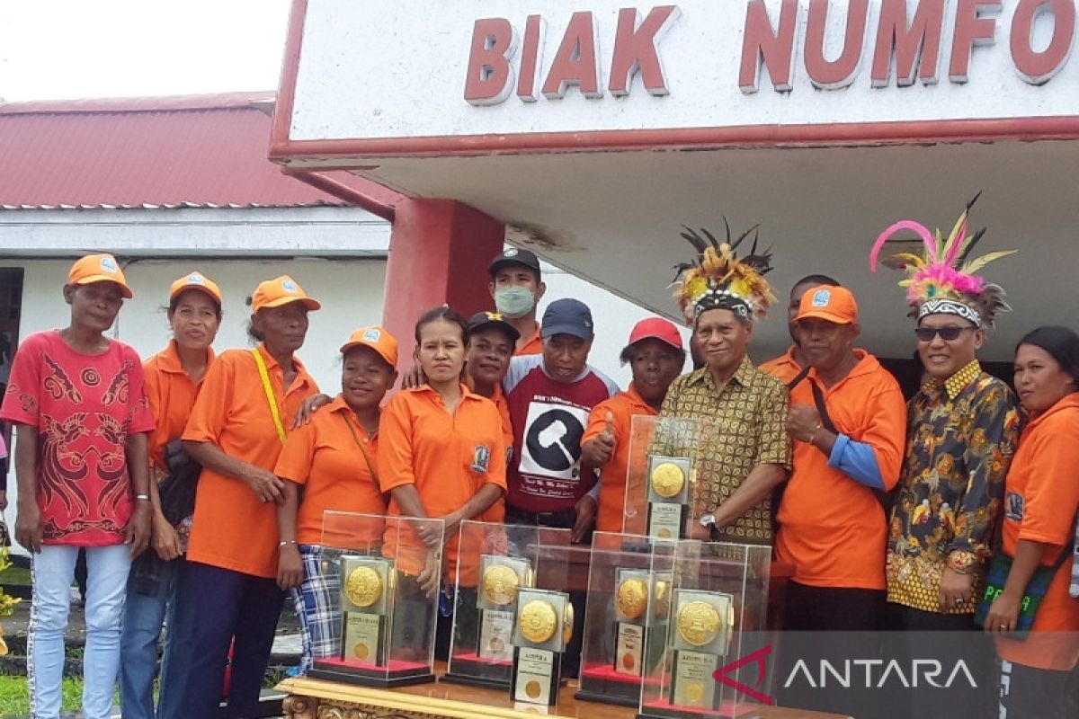 Ratusan pekerja kebersihan Biak dilindungi program BPJAMSOSTEK