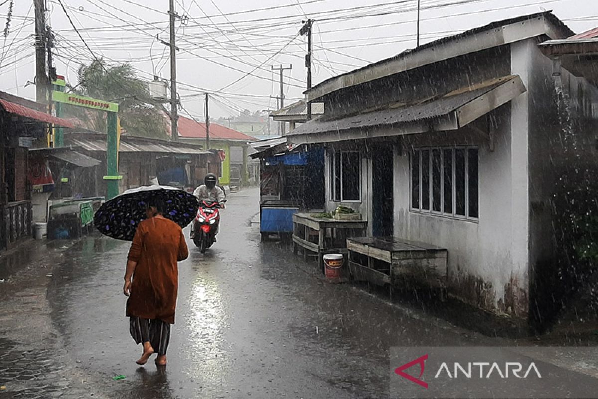 BMKG: Waspada hujan lebat dan angin kencang di Bintan hingga 7 Maret