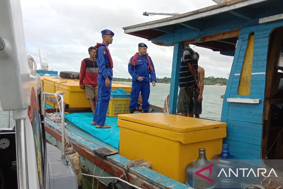 Polisi Bangka Barat minta nelayan lengkapi alat keselamatan