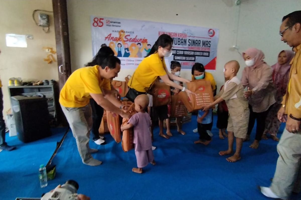 Kunjungan Kasih, Paguyuban Sinarmas Sumsel ceriakan anak - anak penderita kanker