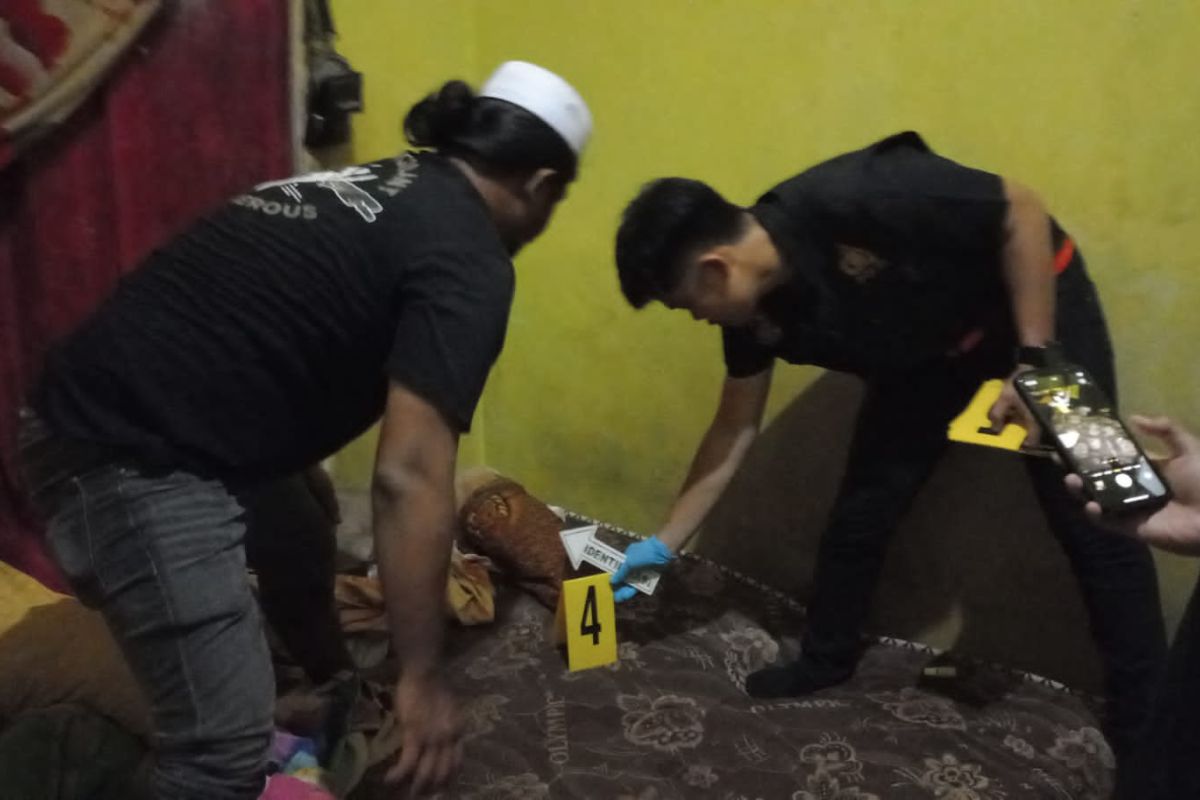 Polisi ciduk orangtua yang membuang bayinya