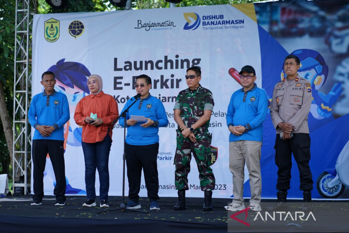 Wali Kota Banjarmasin luncurkan program e-parkir