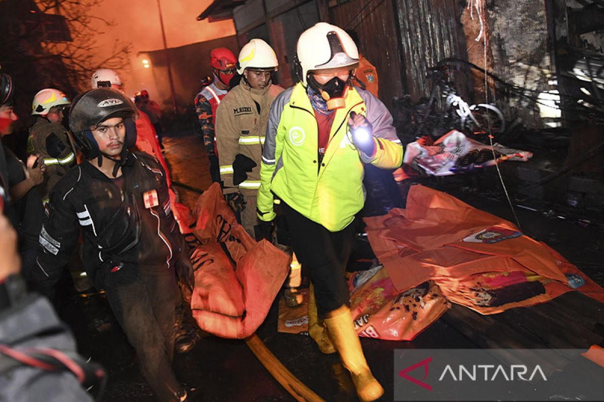 Delapan orang hilang saat kebakaran Depo Plumpang di Jakarta Utara