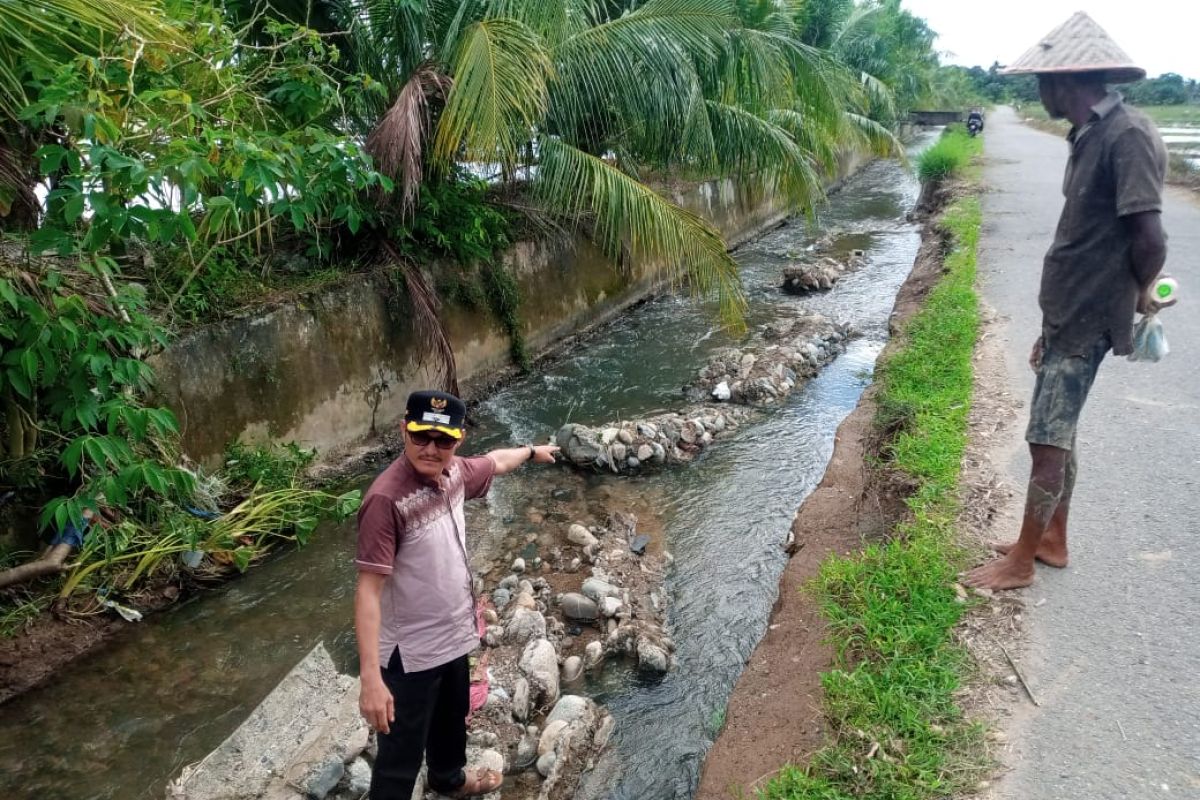 Ini penyebab tanggul jalan di Abdya ambruk