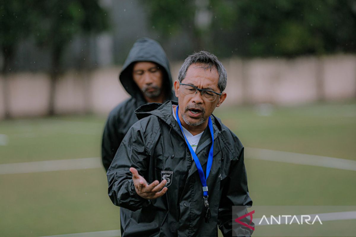 Aji Santoso ajak Persebaya fokus ke laga kontra Persik Kediri