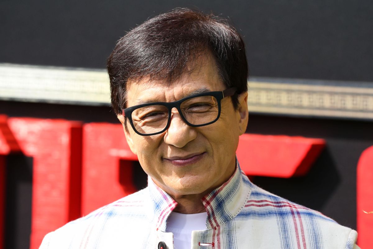 Misinformasi! Video Jackie Chan dan putrinya menangis saat menonton film