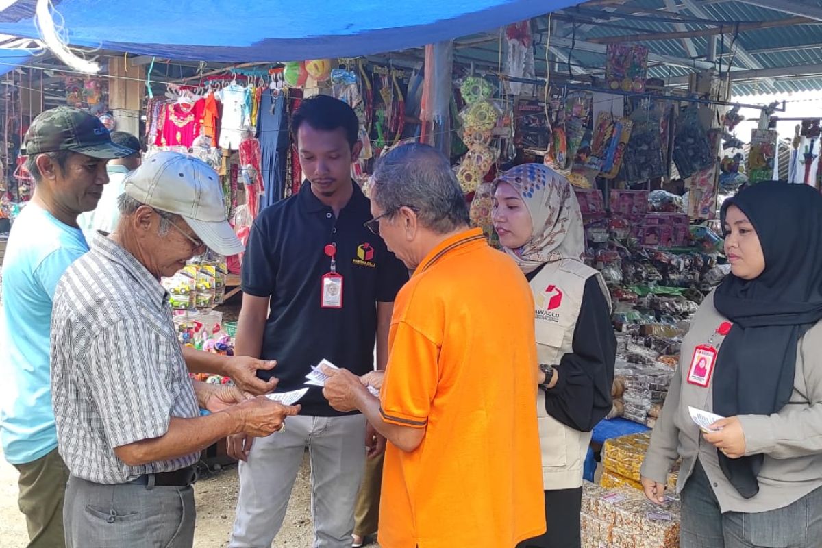 Panwas Kecamatan Lubukbasung Agam sasar pasar tradisional kawal hak pilih